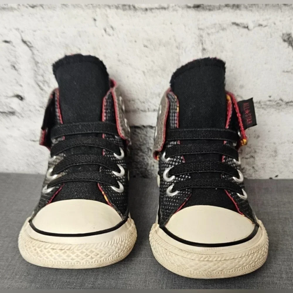 Converse Chuck Taylor Infant DC Superman Sneakers